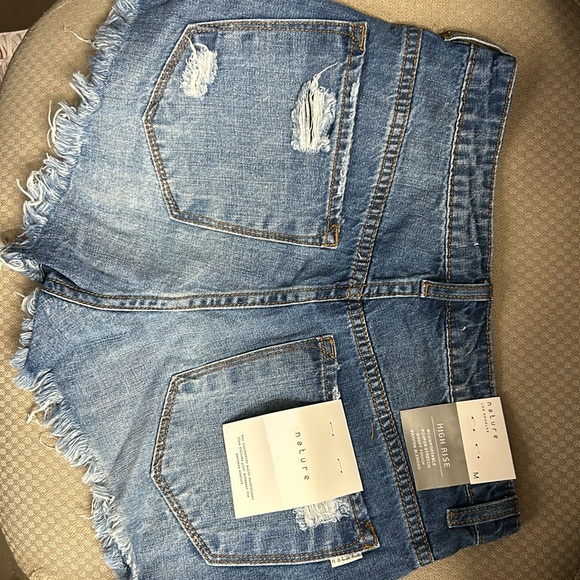 High Waisted Distressed Shorts - Picture 2 of 4